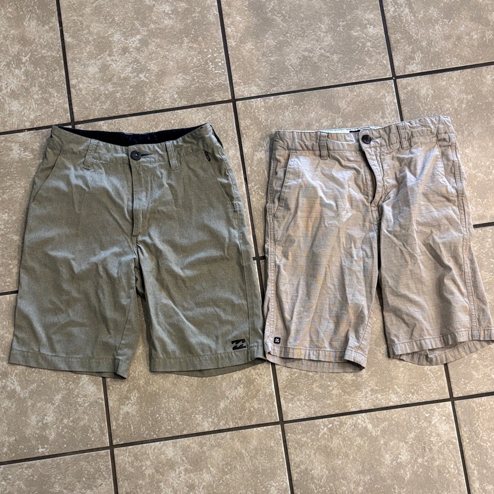 Billabong Men's Flat Front Shorts - Gray and Tan